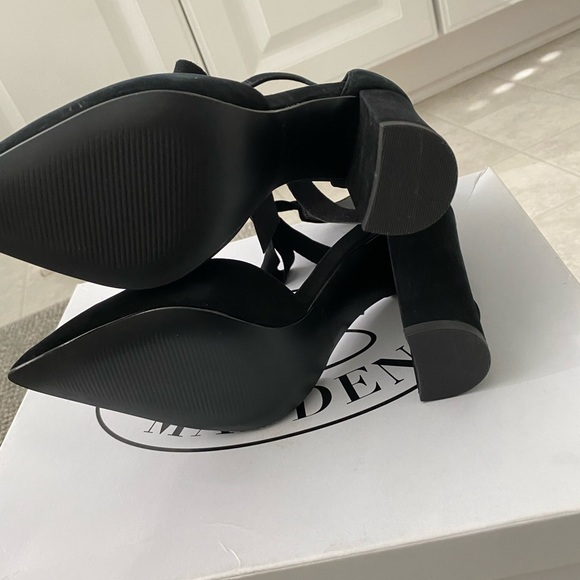 Heels - Picture 4 of 5